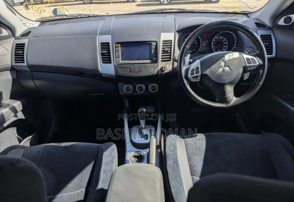 Mitsubishi Outlander 2010 Pearl