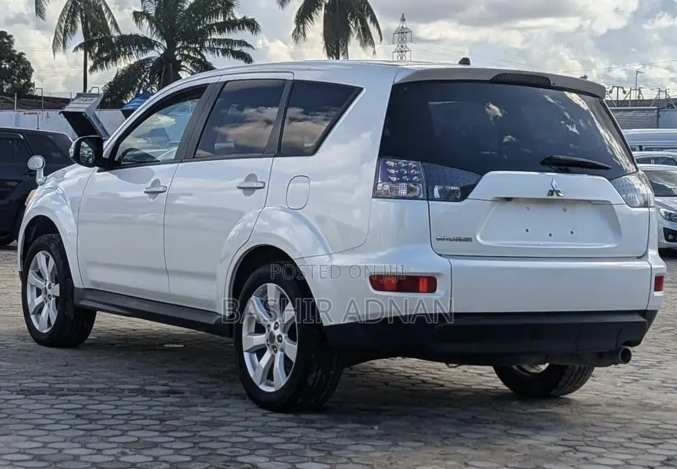 Mitsubishi Outlander 2010 Pearl