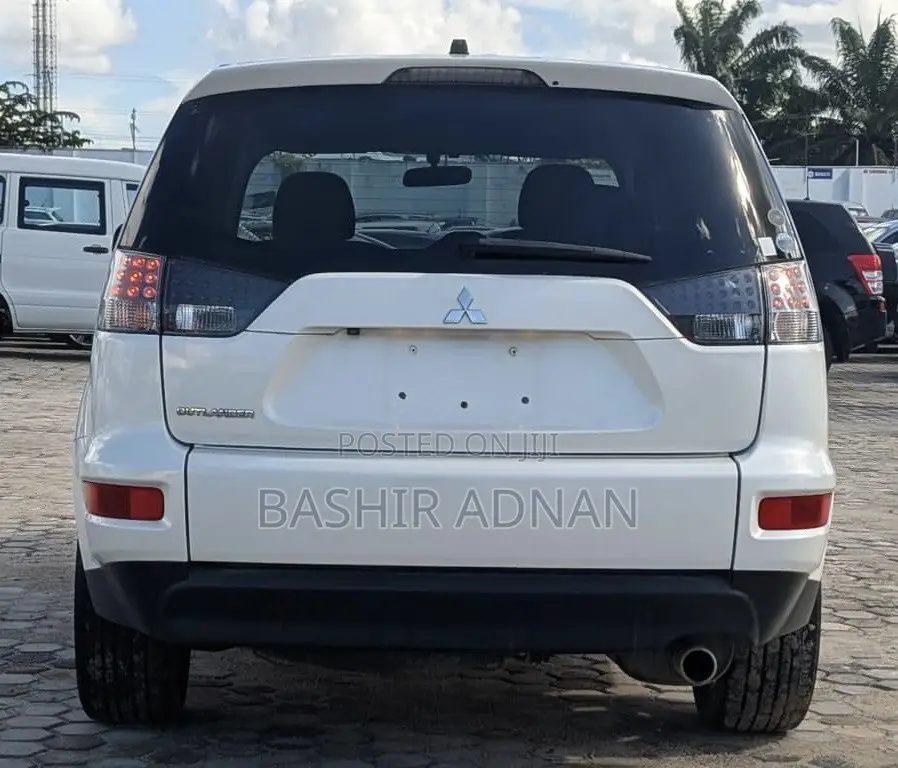 Mitsubishi Outlander 2010 Pearl