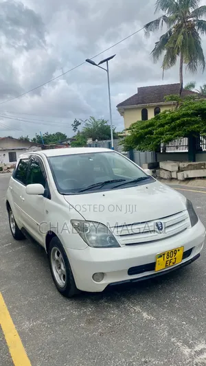 Toyota IST 2004 Pearl