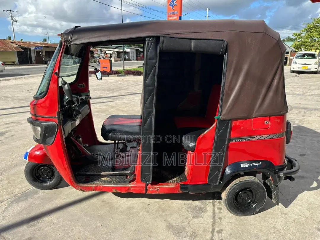 TVS King Cargo 2025 Red