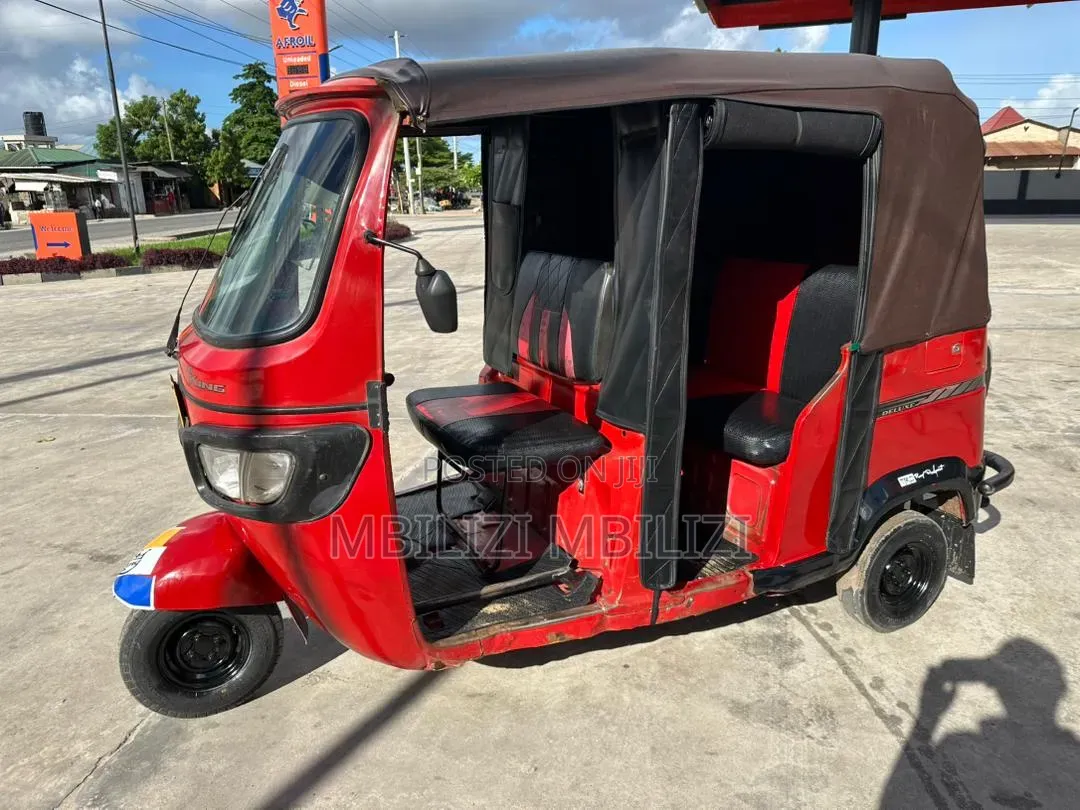 TVS King Cargo 2025 Red