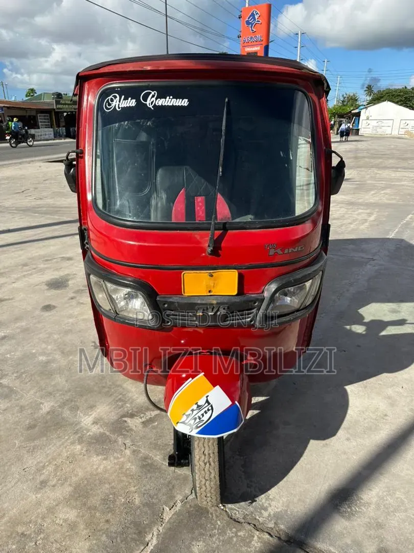 TVS King Cargo 2025 Red
