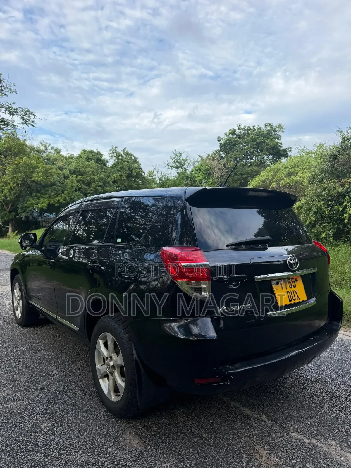 Toyota Vanguard 2010 Black