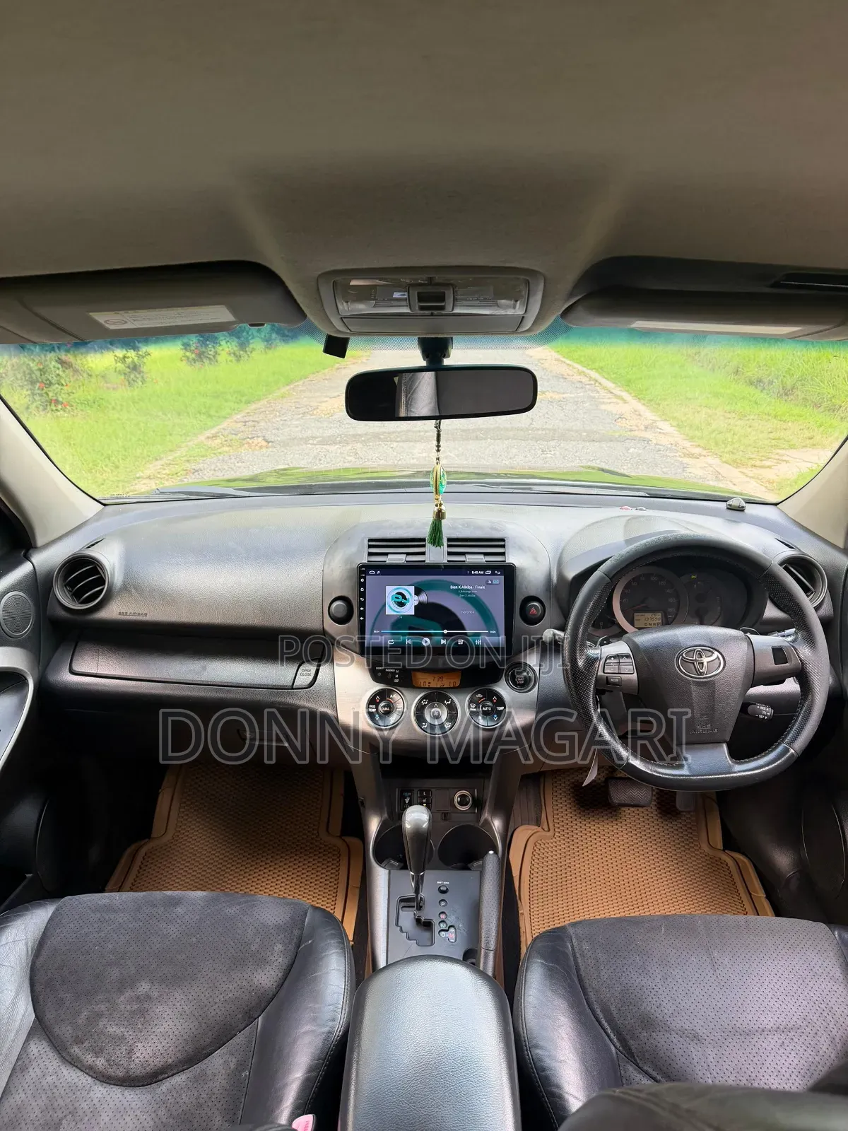 Toyota Vanguard 2010 Black