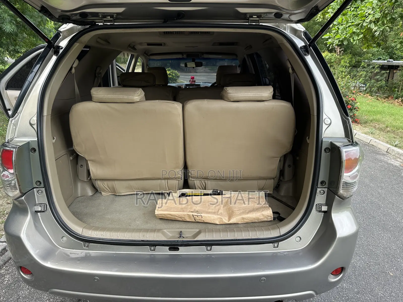 Toyota Fortuner 2.7 AWD 2011 Gold