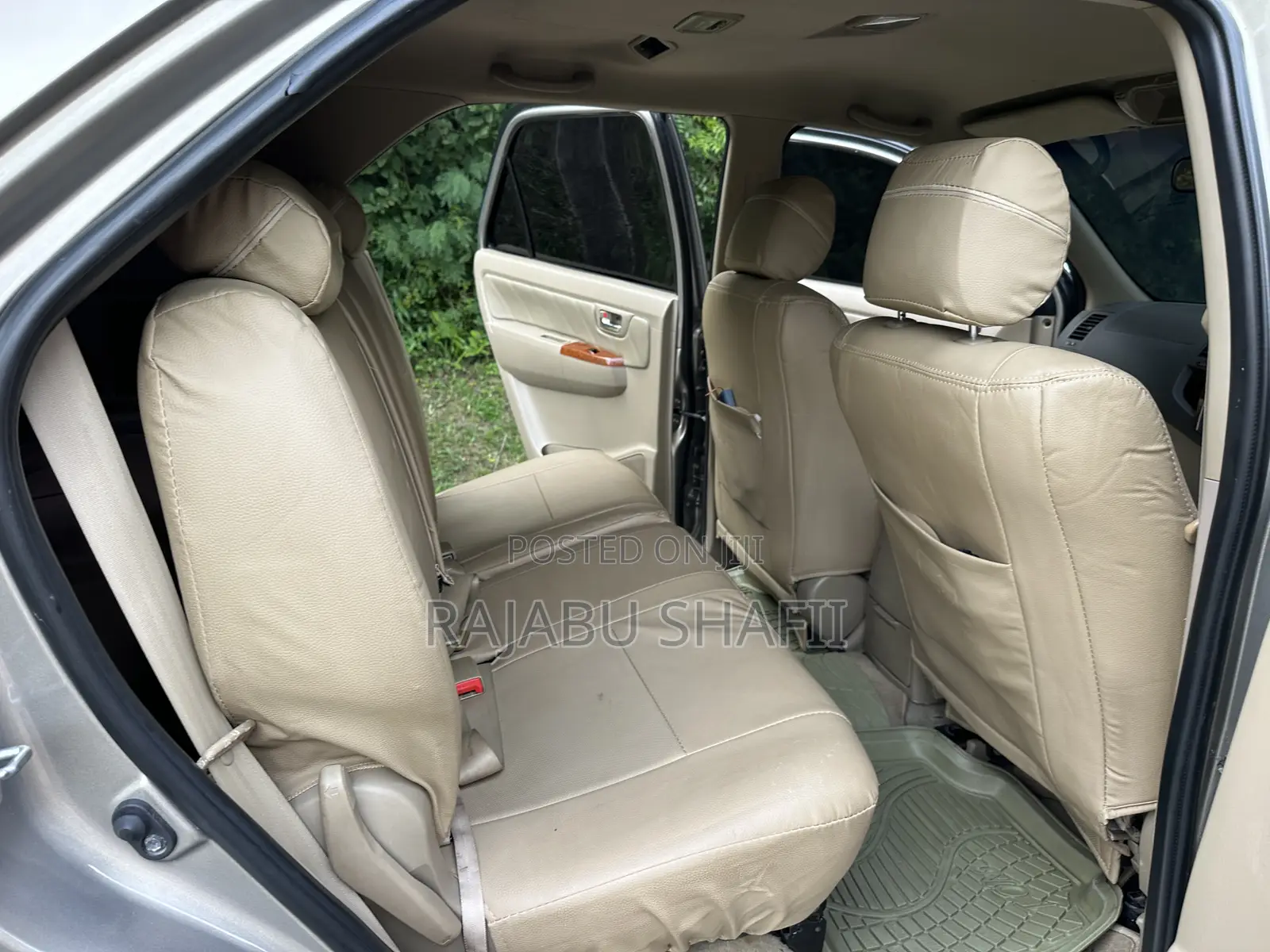 Toyota Fortuner 2.7 AWD 2011 Gold