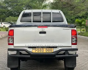 Toyota Hilux 2009 White