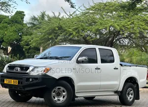 Toyota Hilux 2009 White