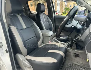 Toyota Hilux 2009 White