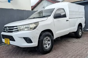 Toyota Hilux 2010 White