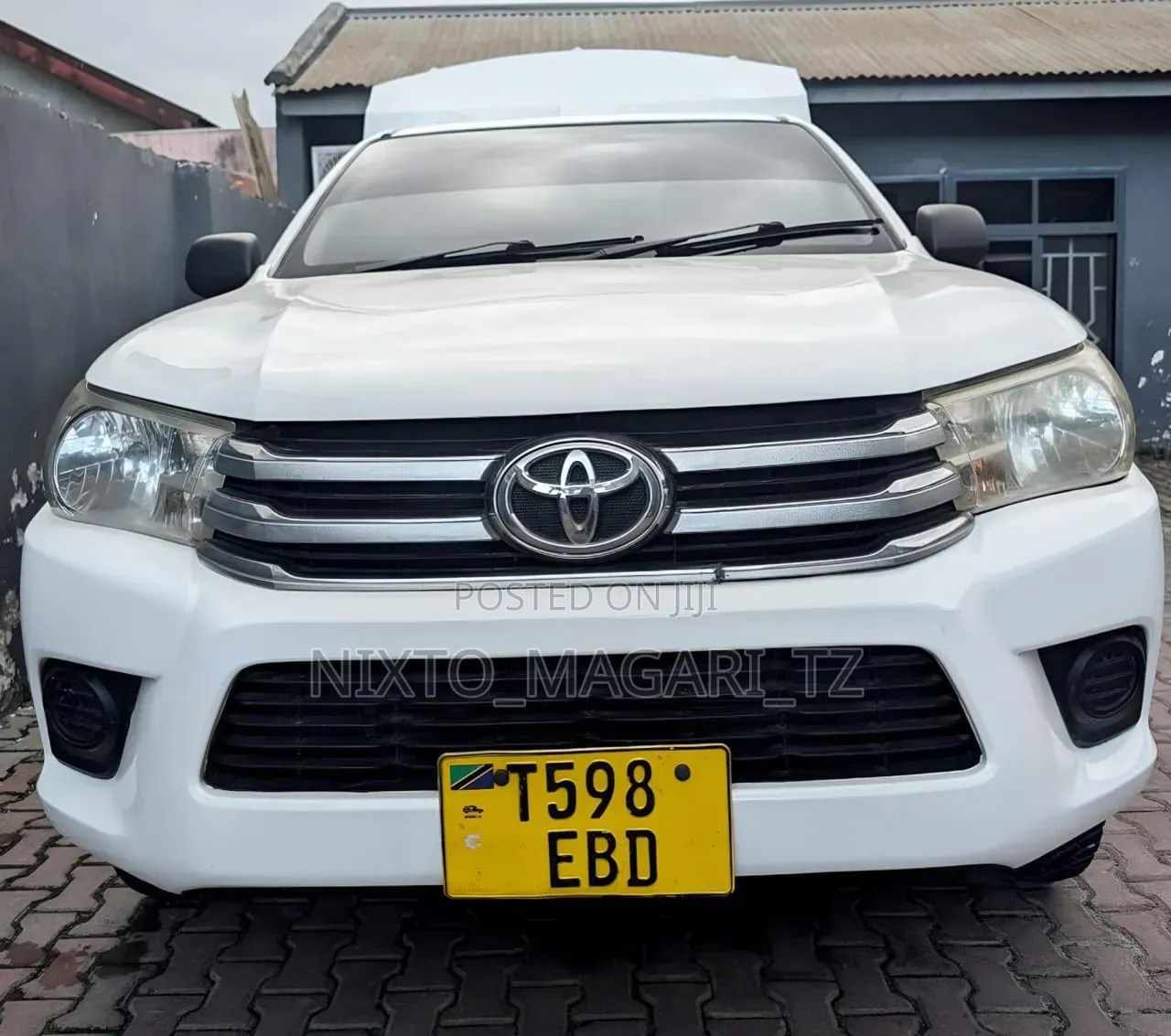 Toyota Hilux 2010 White