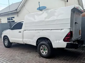 Toyota Hilux 2010 White