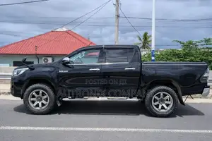 Toyota Hilux 2018 Black