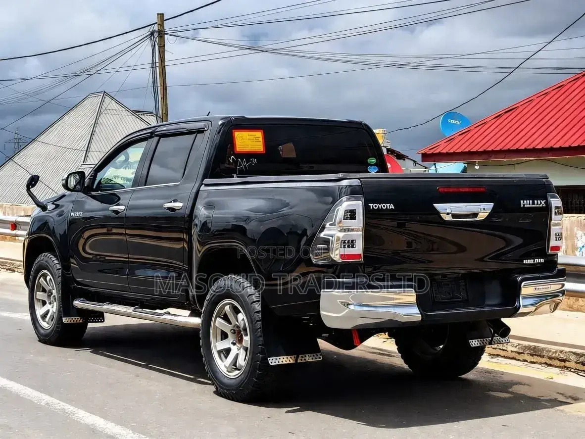 Toyota Hilux 2018 Black