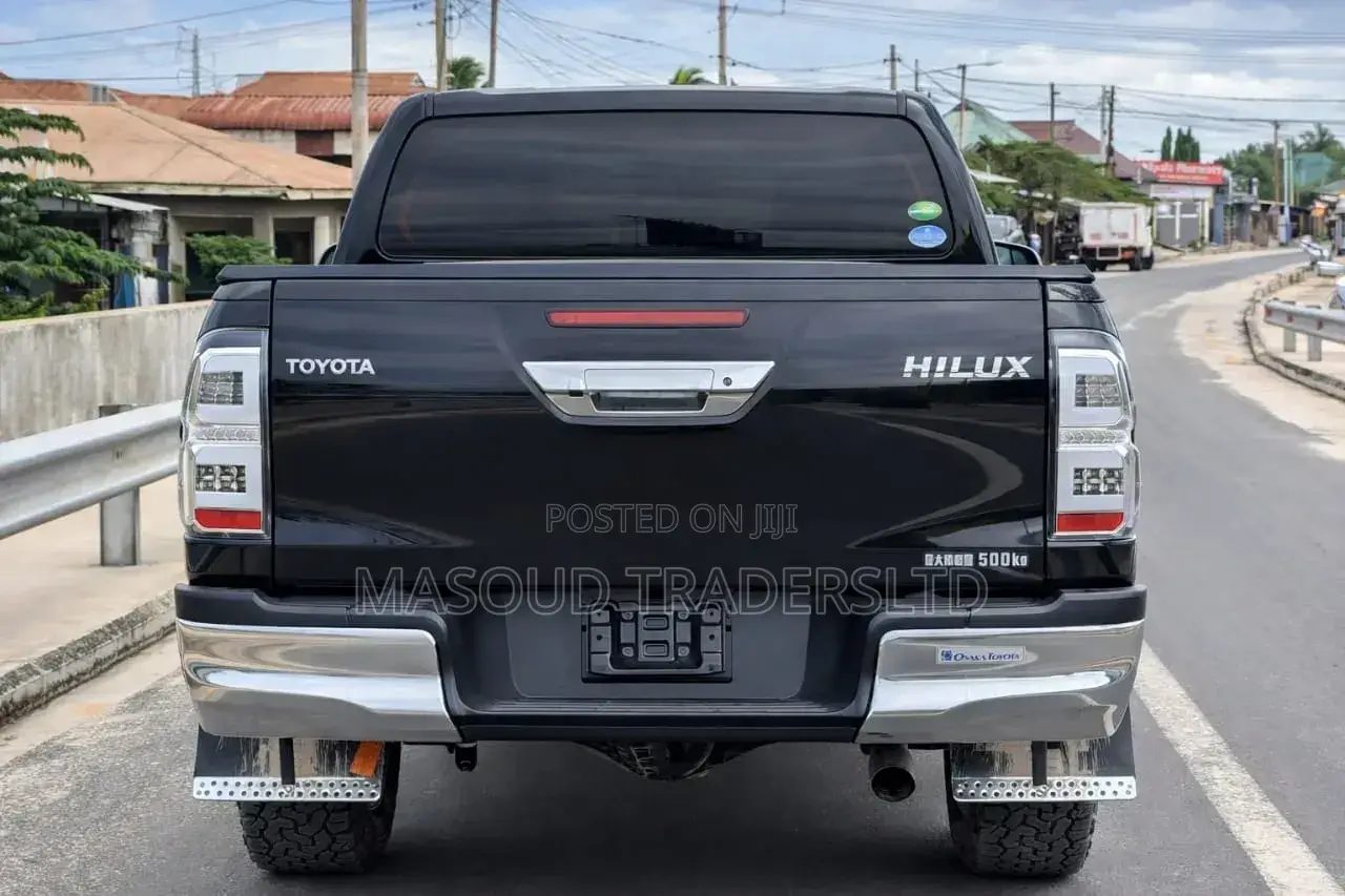 Toyota Hilux 2018 Black