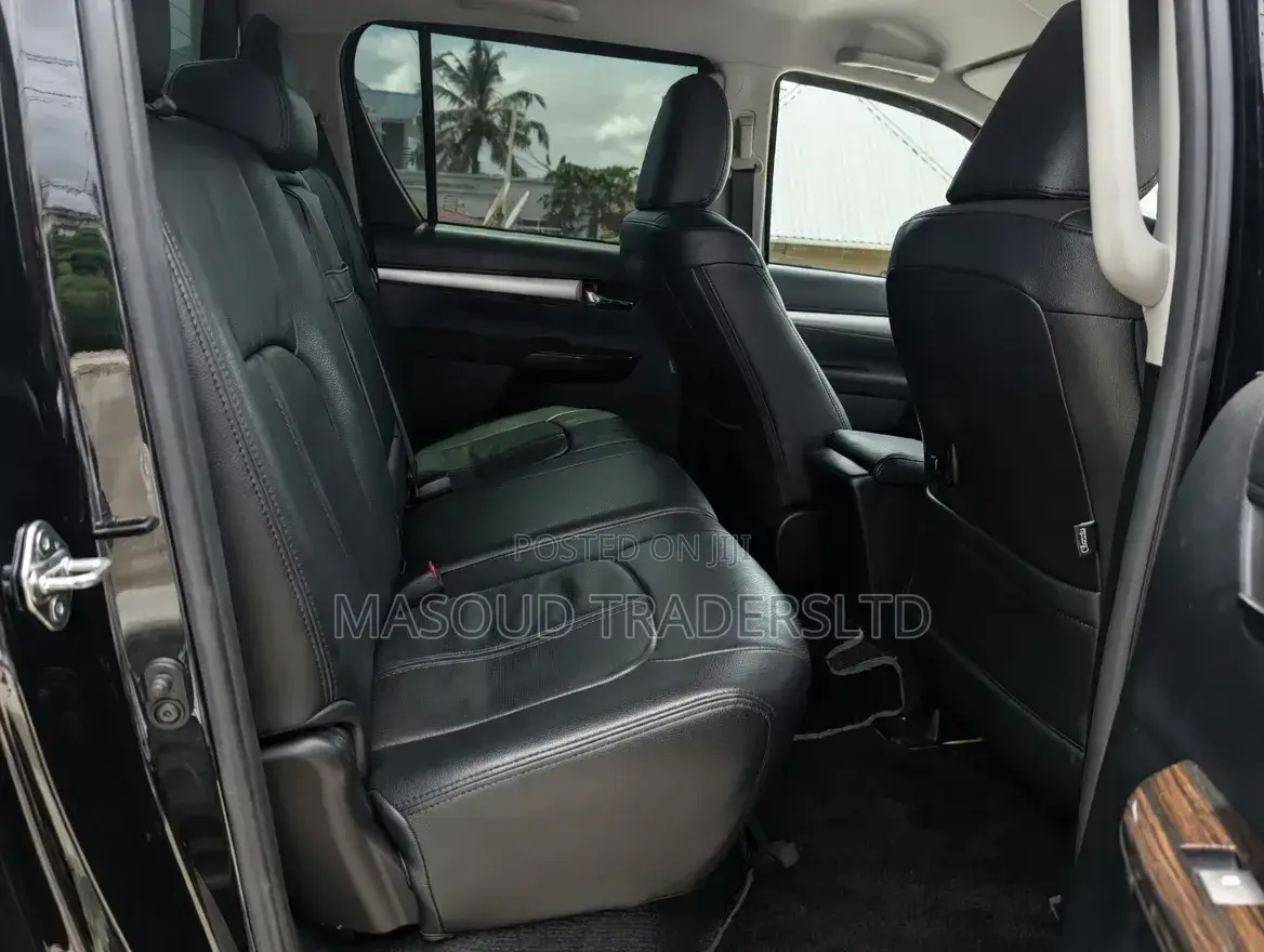 Toyota Hilux 2018 Black