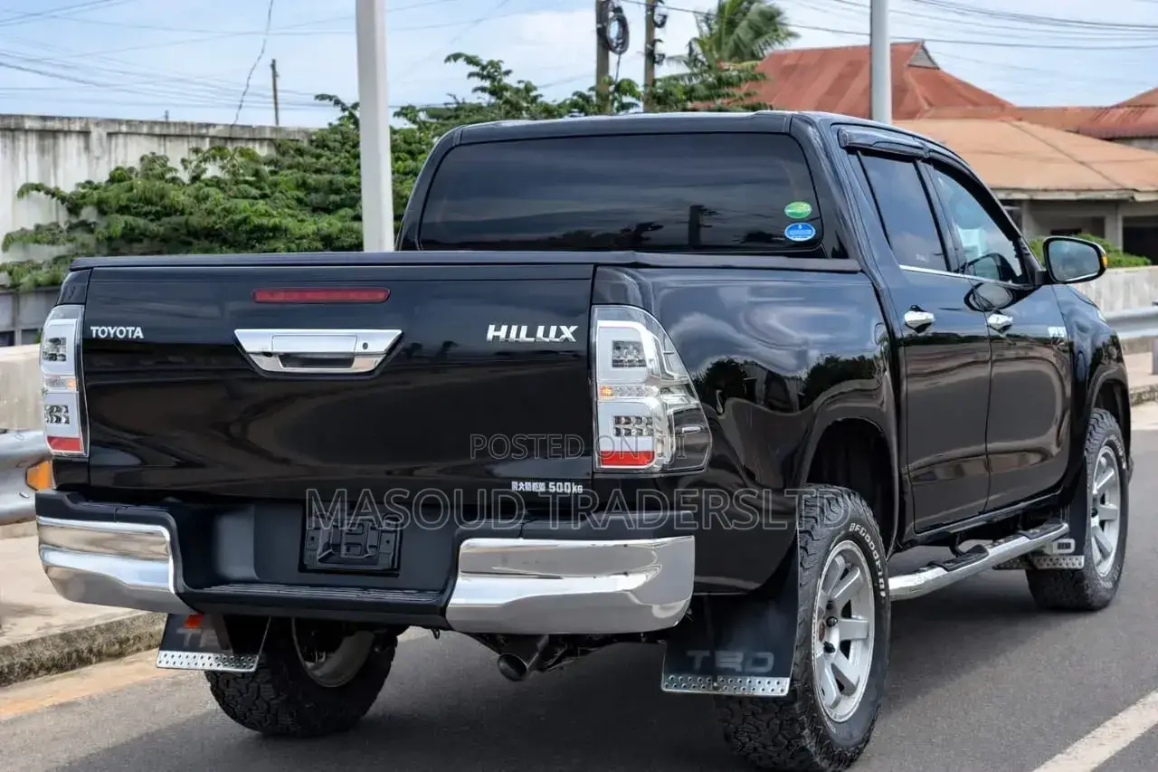 Toyota Hilux 2018 Black