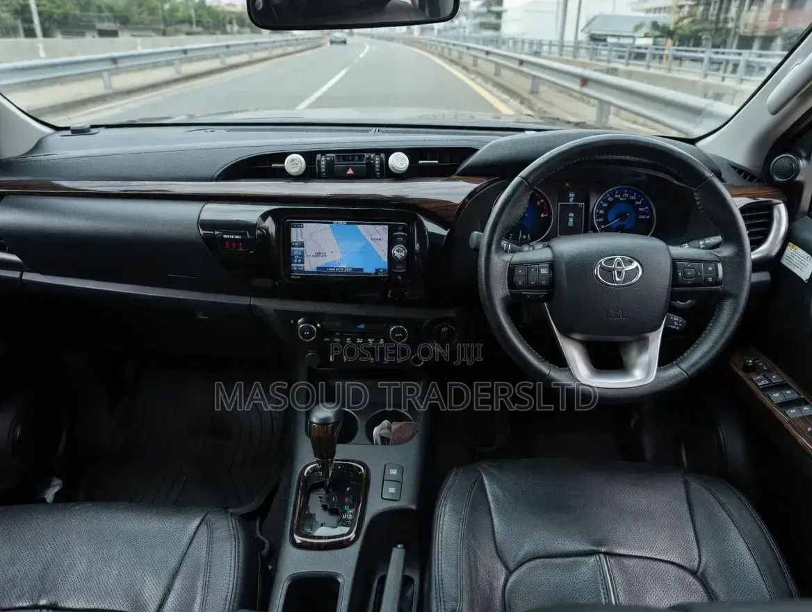 Toyota Hilux 2018 Black