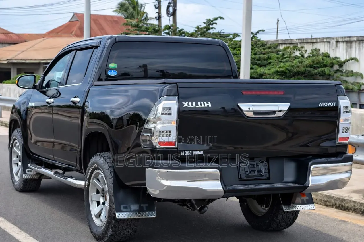 Toyota Hilux 2018 Black