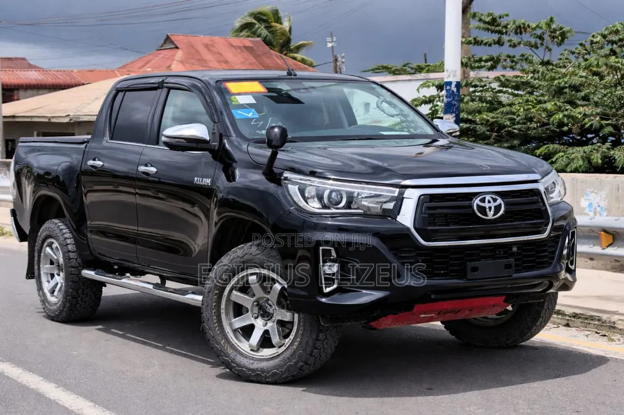 Toyota Hilux 2018 Black
