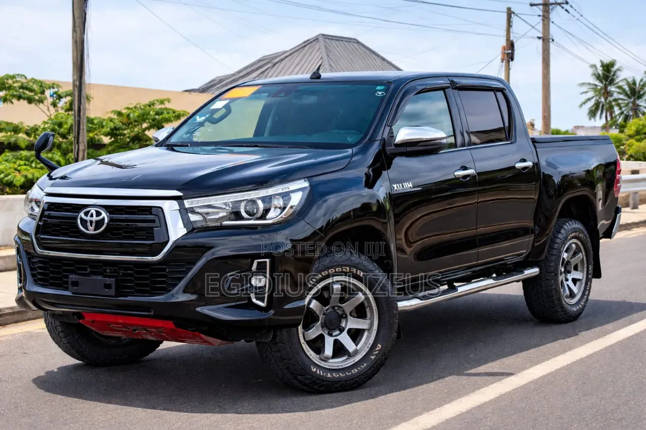 Toyota Hilux 2018 Black
