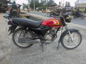 Honda CBR 2025 Red