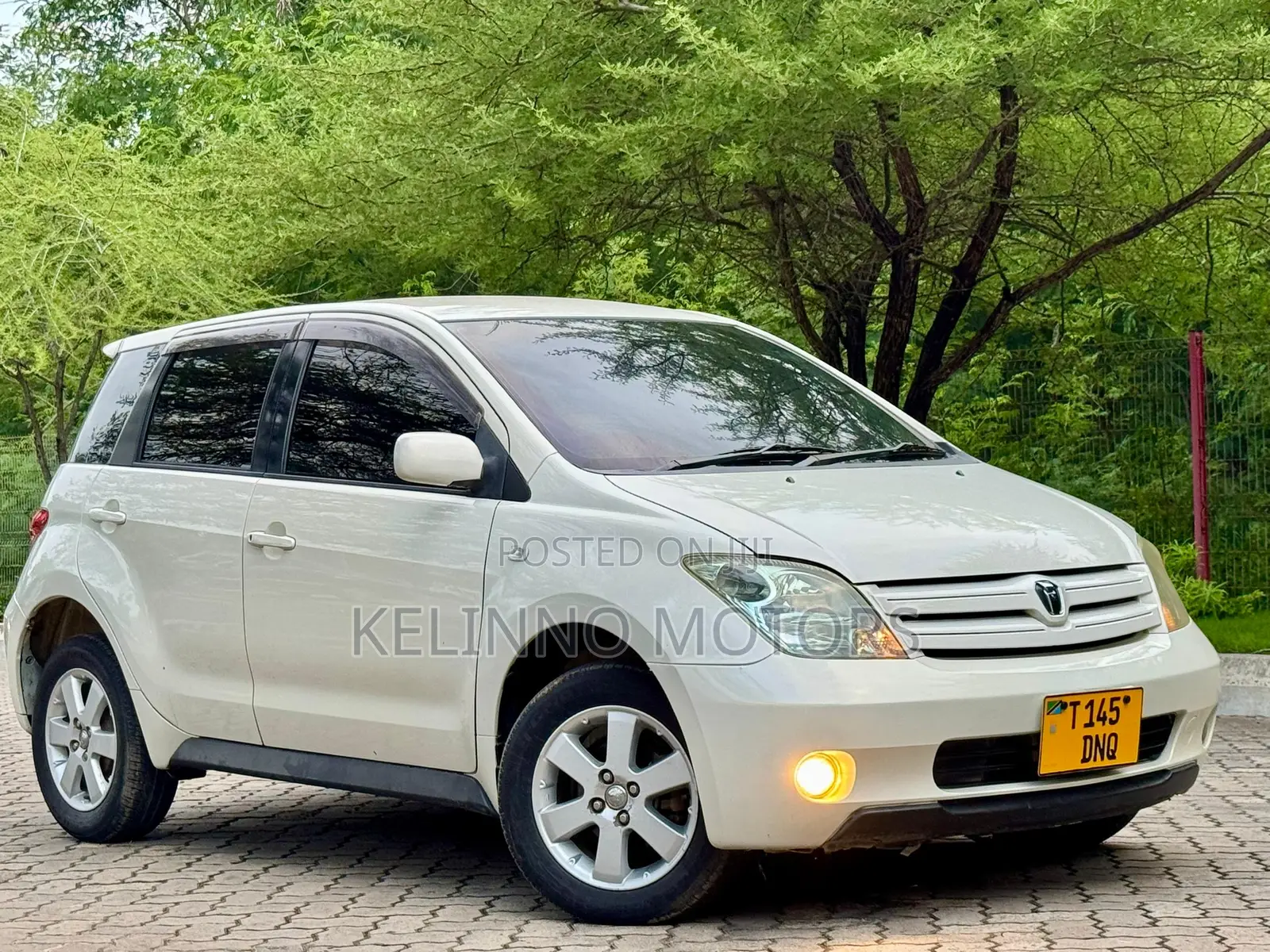 Toyota IST 2004 White