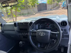 Toyota Land Cruiser 2023 White