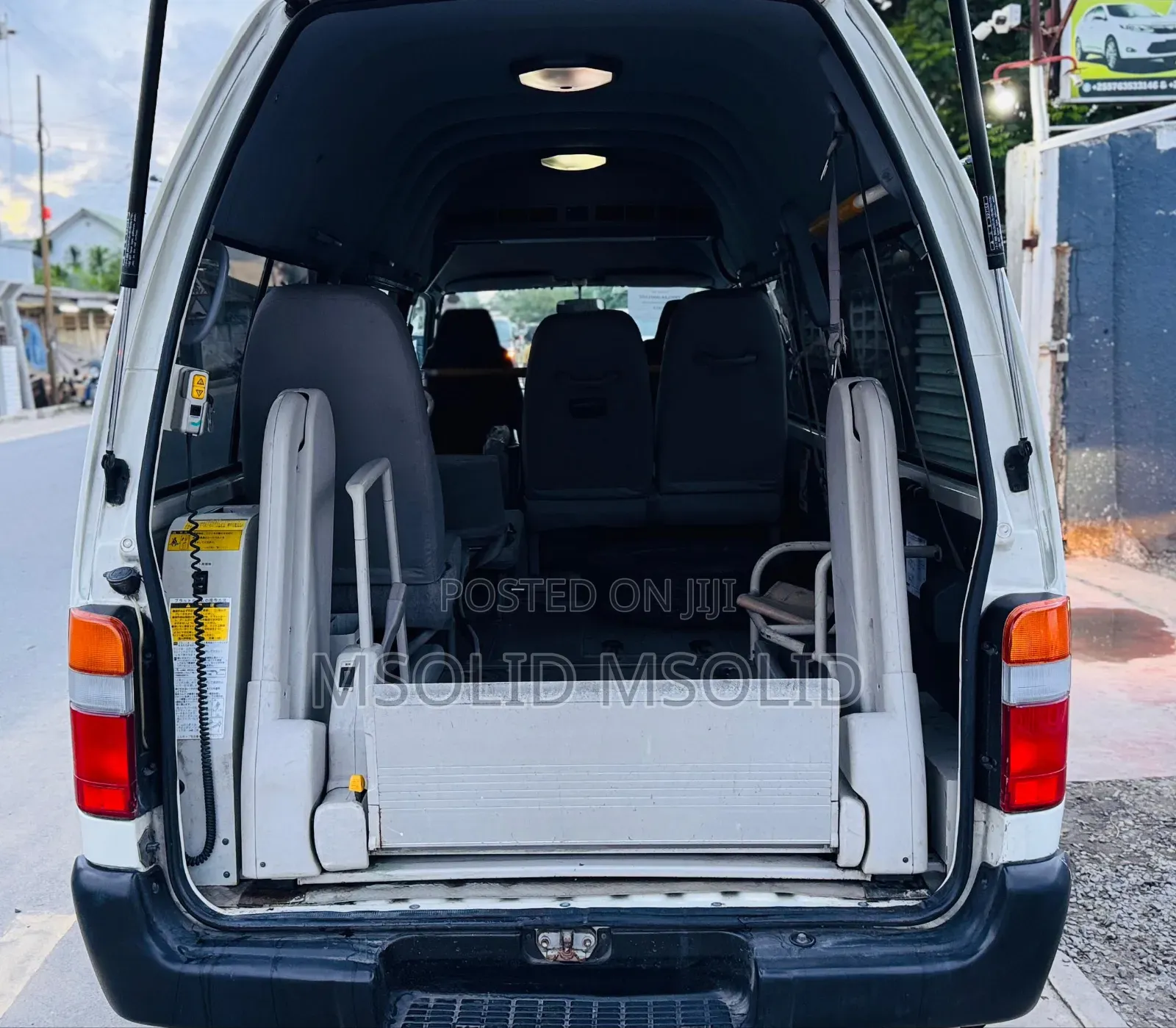 Toyota HiAce 2003 White