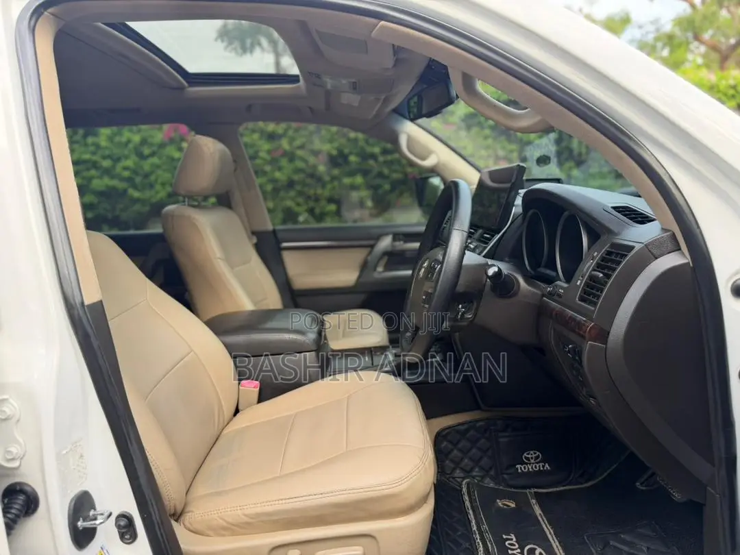 Toyota Land Cruiser 4.5 V8 TD STD 2010 White