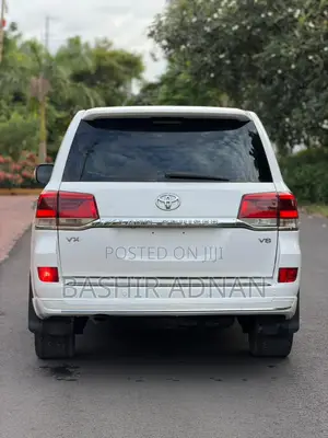 Toyota Land Cruiser 4.5 V8 TD STD 2010 White