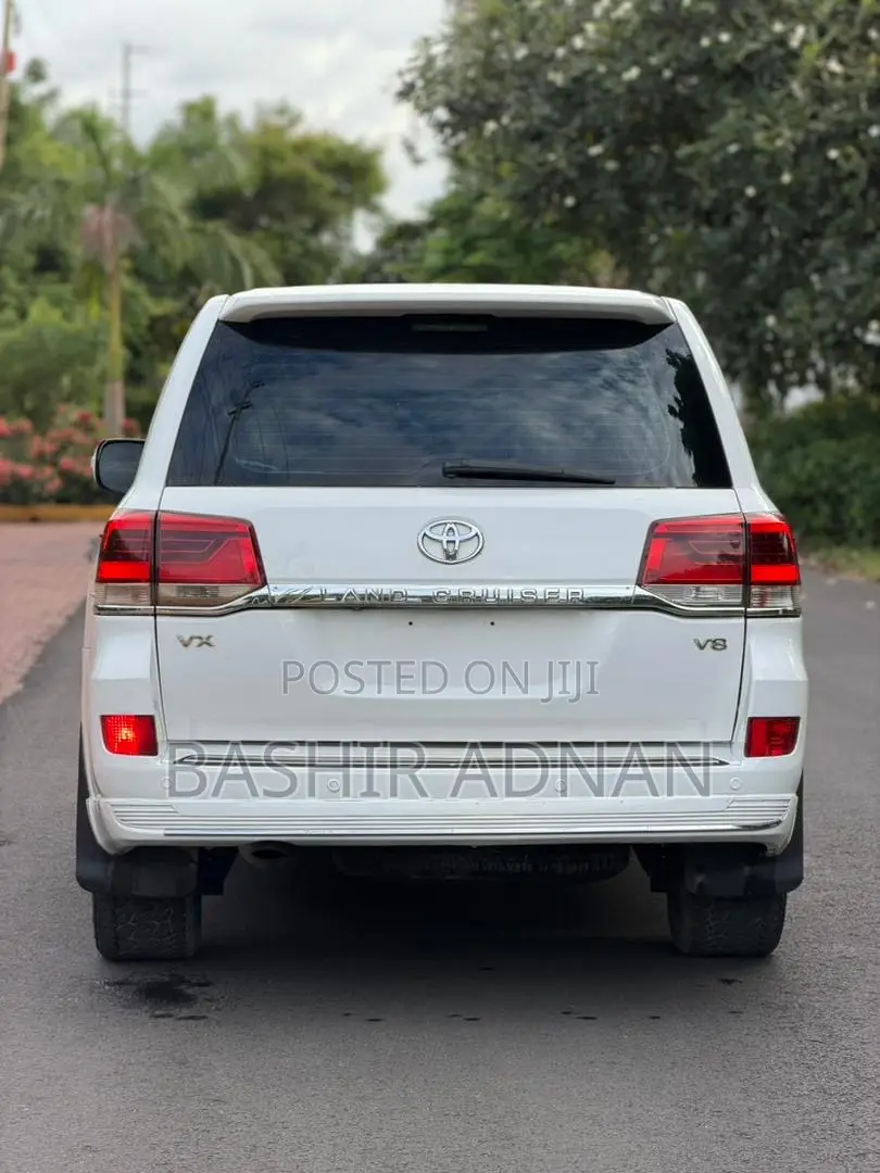 Toyota Land Cruiser 4.5 V8 TD STD 2010 White