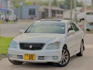 Toyota Crown 2005