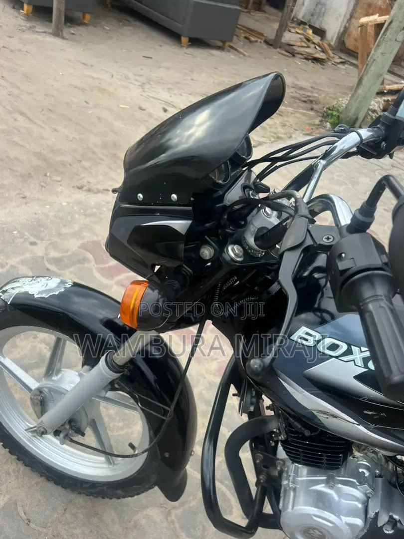 New Bajaj Boxer 125 2025 Black
