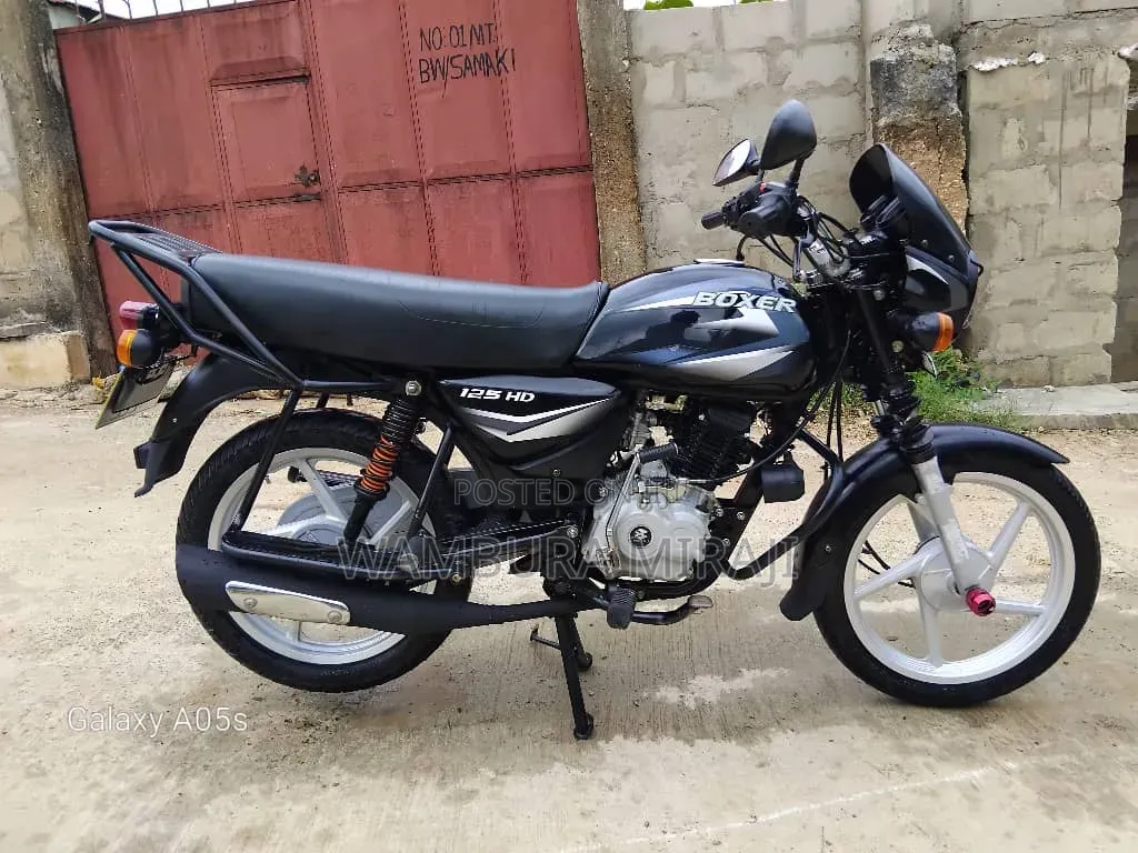 New Bajaj Boxer 125 2025 Black