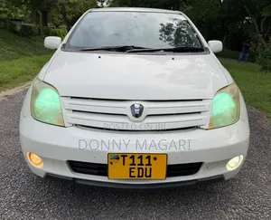 Toyota IST 2004 White