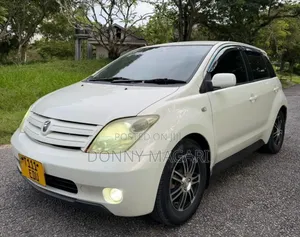 Toyota IST 2004 White