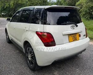 Toyota IST 2004 White