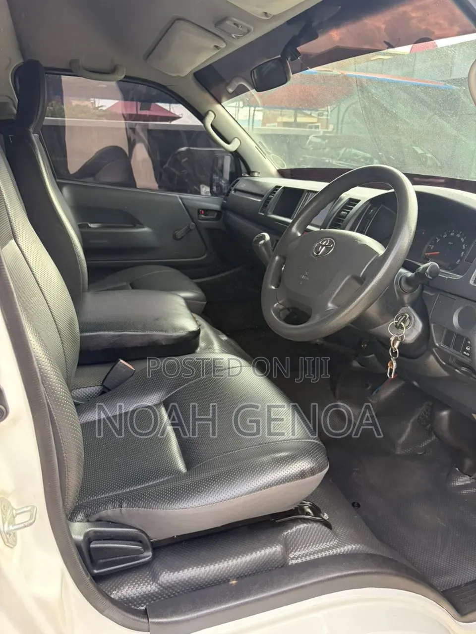 Toyota Quantum 2014 White