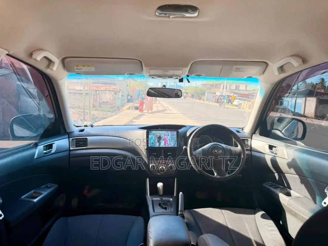 Toyota Ractis 2013 Silver