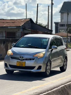 Toyota Ractis 2013 Silver