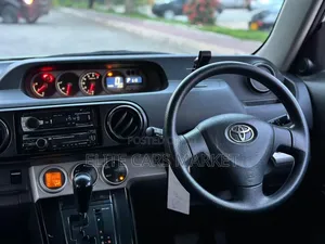 Toyota Corolla Rumion 2009 White