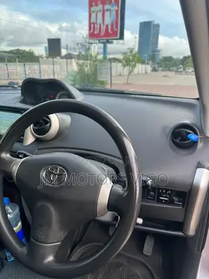 Toyota IST 2005 Silver