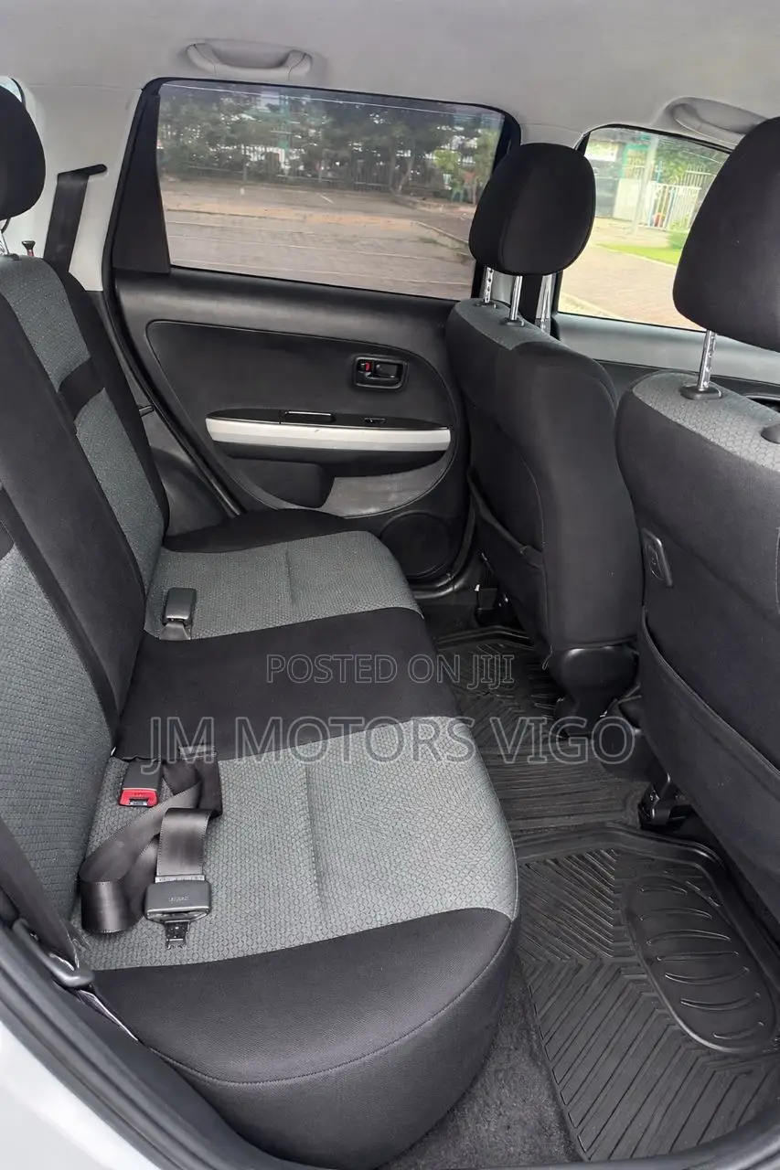 Toyota IST 2005 Silver