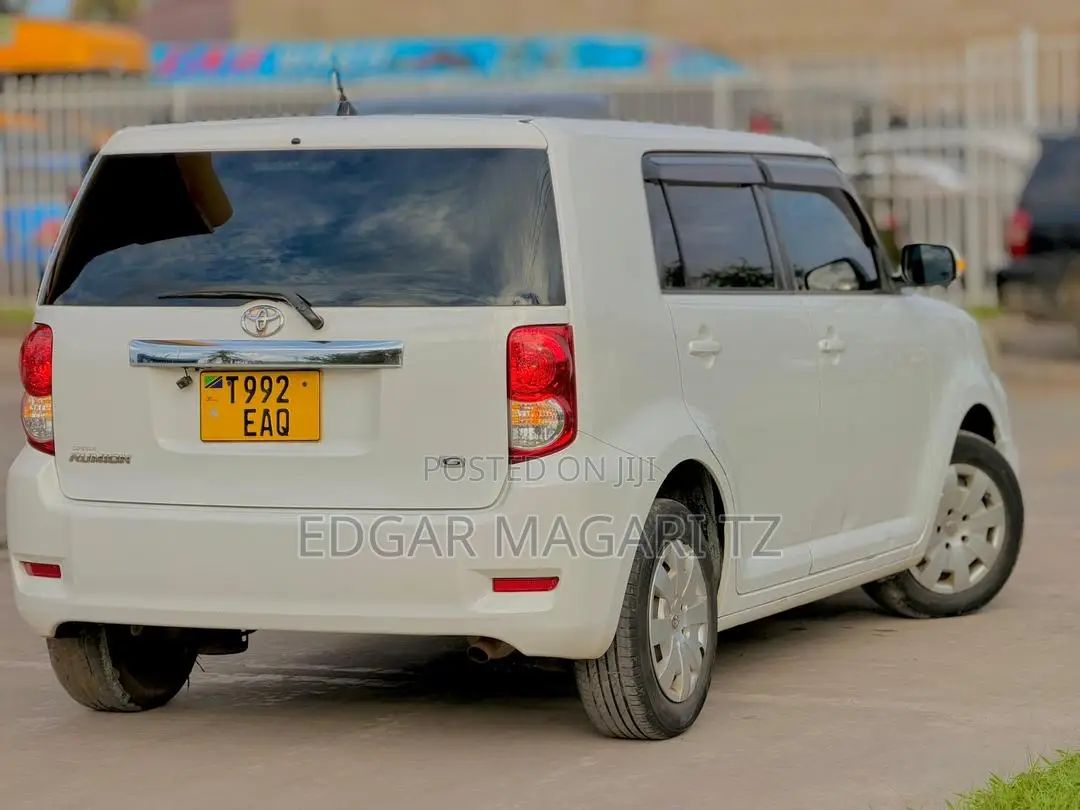Toyota Corolla Rumion 2008 White