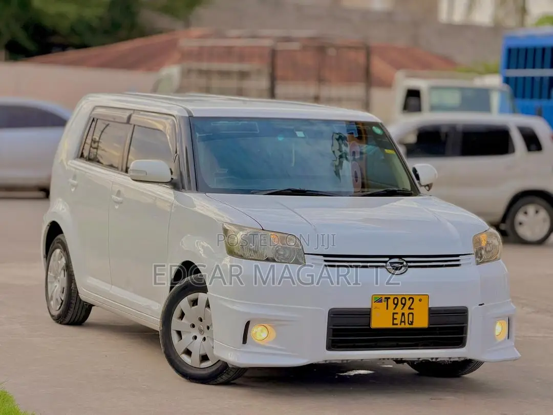 Toyota Corolla Rumion 2008 White