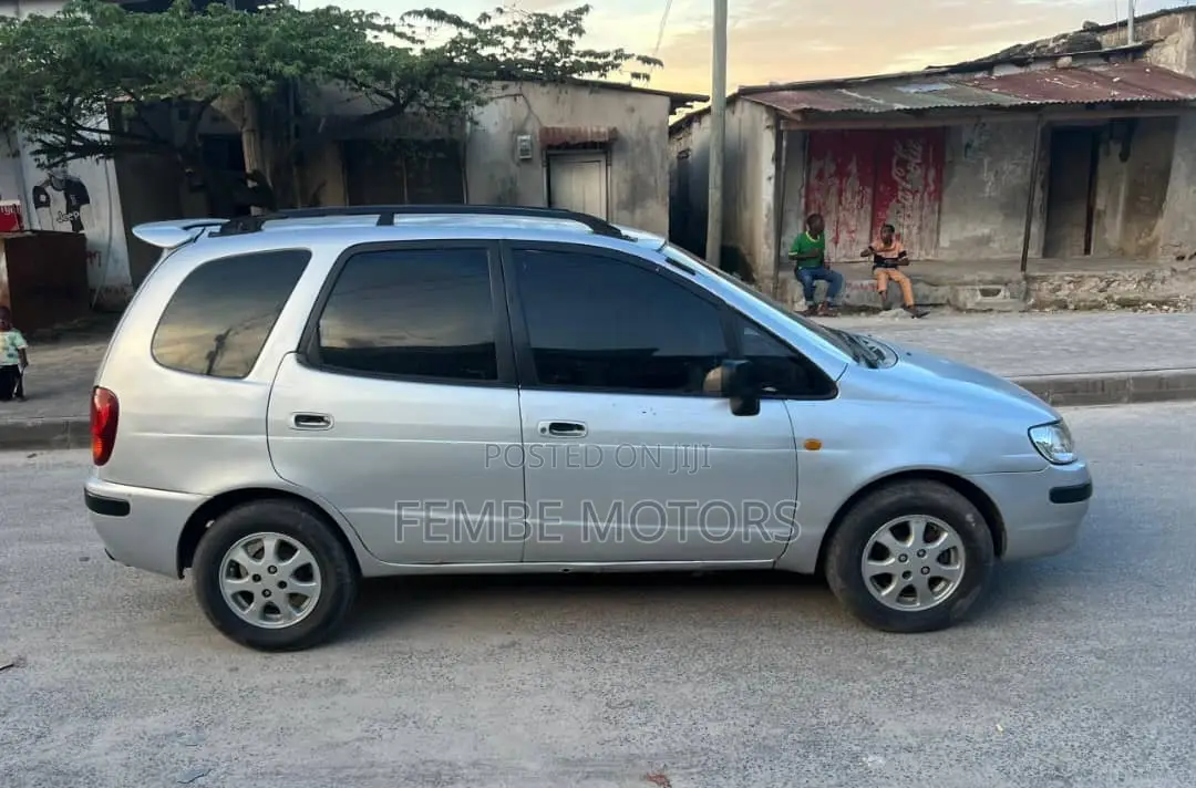 Toyota Corolla Spacio 2004 Silver