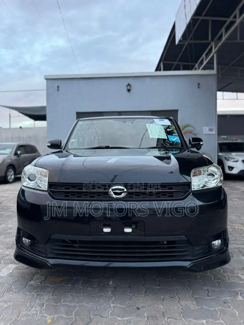 Toyota Corolla Rumion 2013 Black