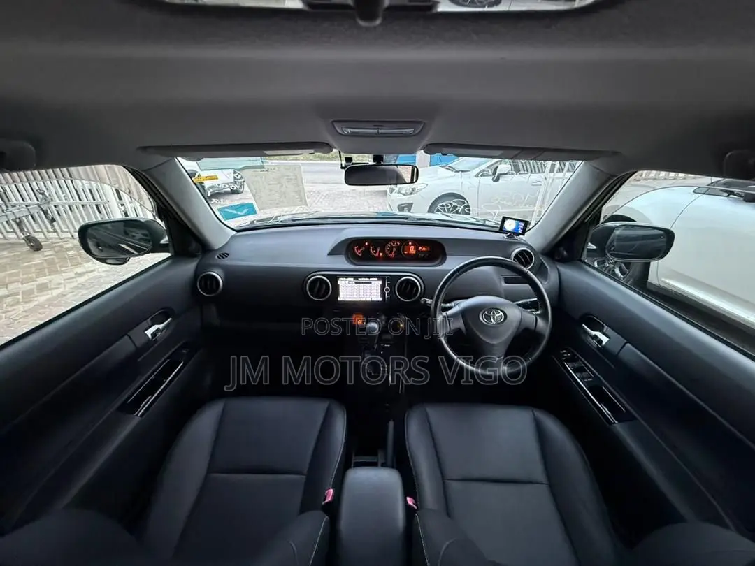 Toyota Corolla Rumion 2013 Black